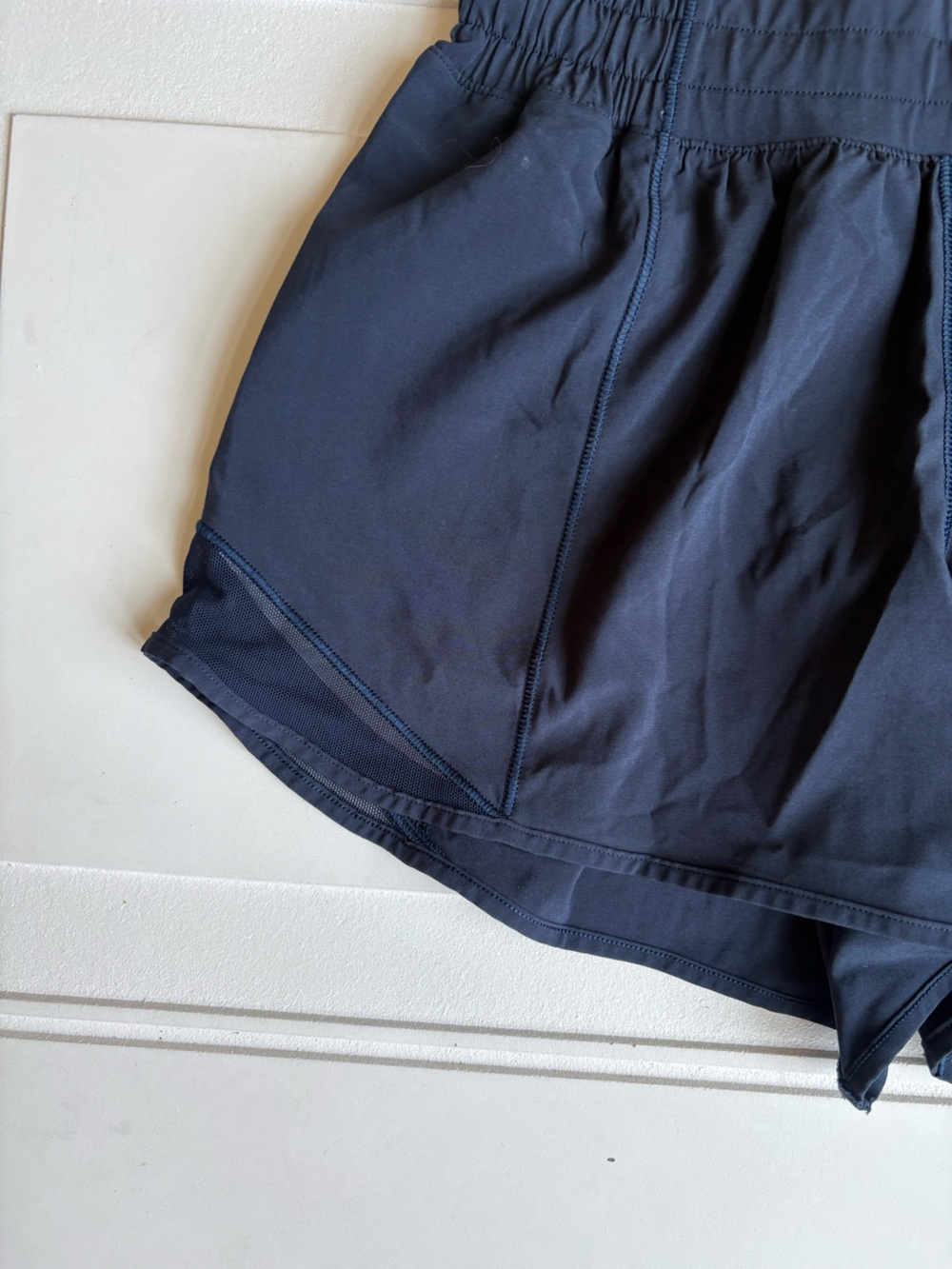 Lululemon Women’s Running Shorts Navy Blue Size 4 Tall - Picture 2 of 6